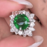 Tsavorite Ring in 18K / 7.3g, GG3.33ct, D1.61ct