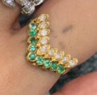 18K Emerald and Diamond V Ring / 3.2g, E 0.27ct, D 0.20ct