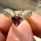 18K Ruby Heart V Ring / 4.7g, R0.73ct, D0.384ct