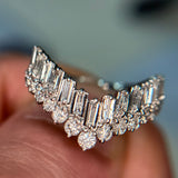 V-Shaped Baguette Diamond Band in PT900 / 0.97g, D 1ct